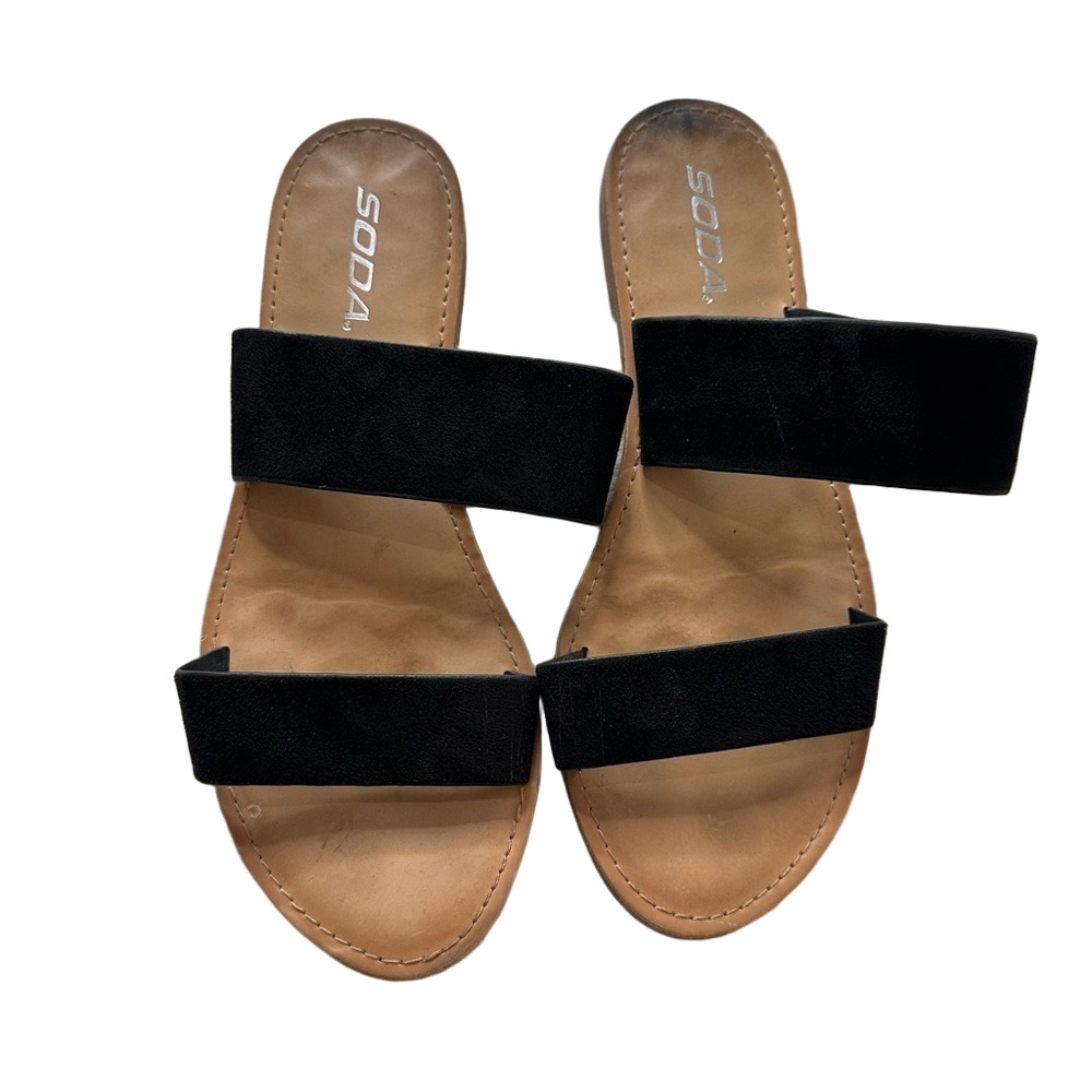 Soda Lynood Black Sandals Size 9